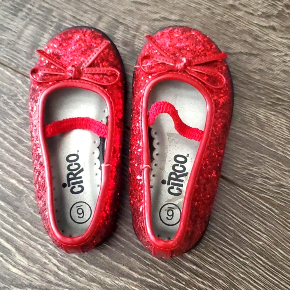 ❤️ Red Circo Sparkly Girls Ballet Style Flats - Shoes - Size 6 - Picture 1 of 5